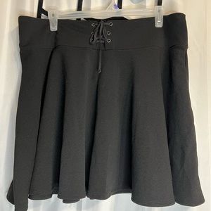 Hot Topic Midnight Hour Skater Lace Up Skirt